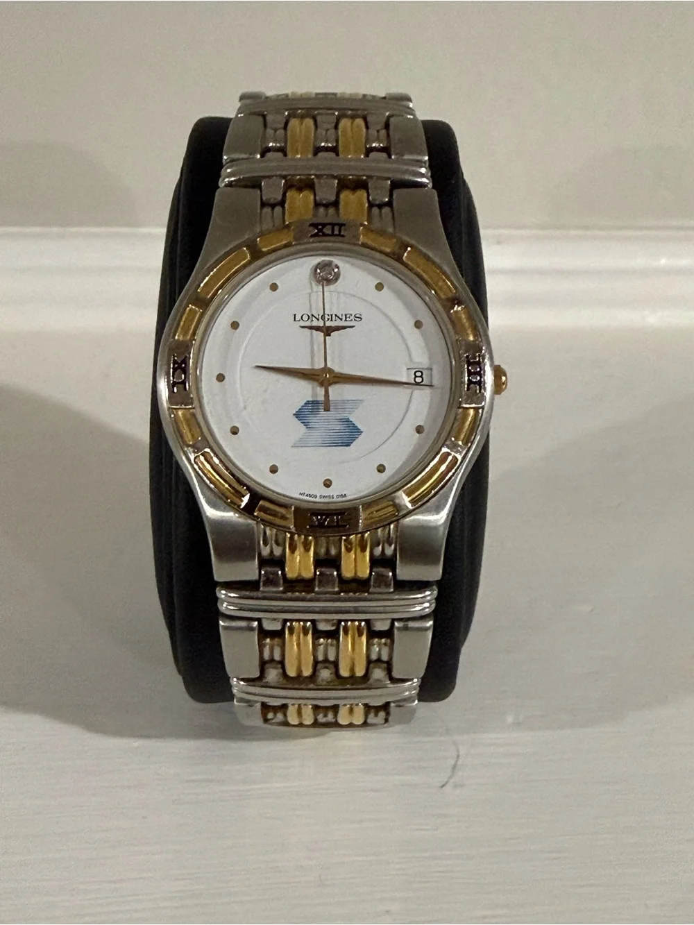 Vintage Longines Laureate Two-Tone Quartz Watch 33-34mm Swiss HT4509